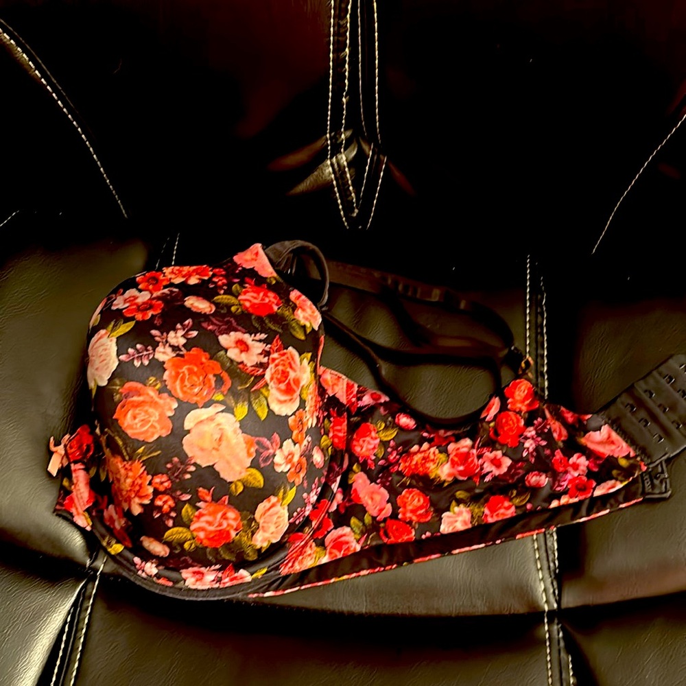Victoria Secret Women’s Floral Black Bra Size 38 DD - Picture 2 of 13
